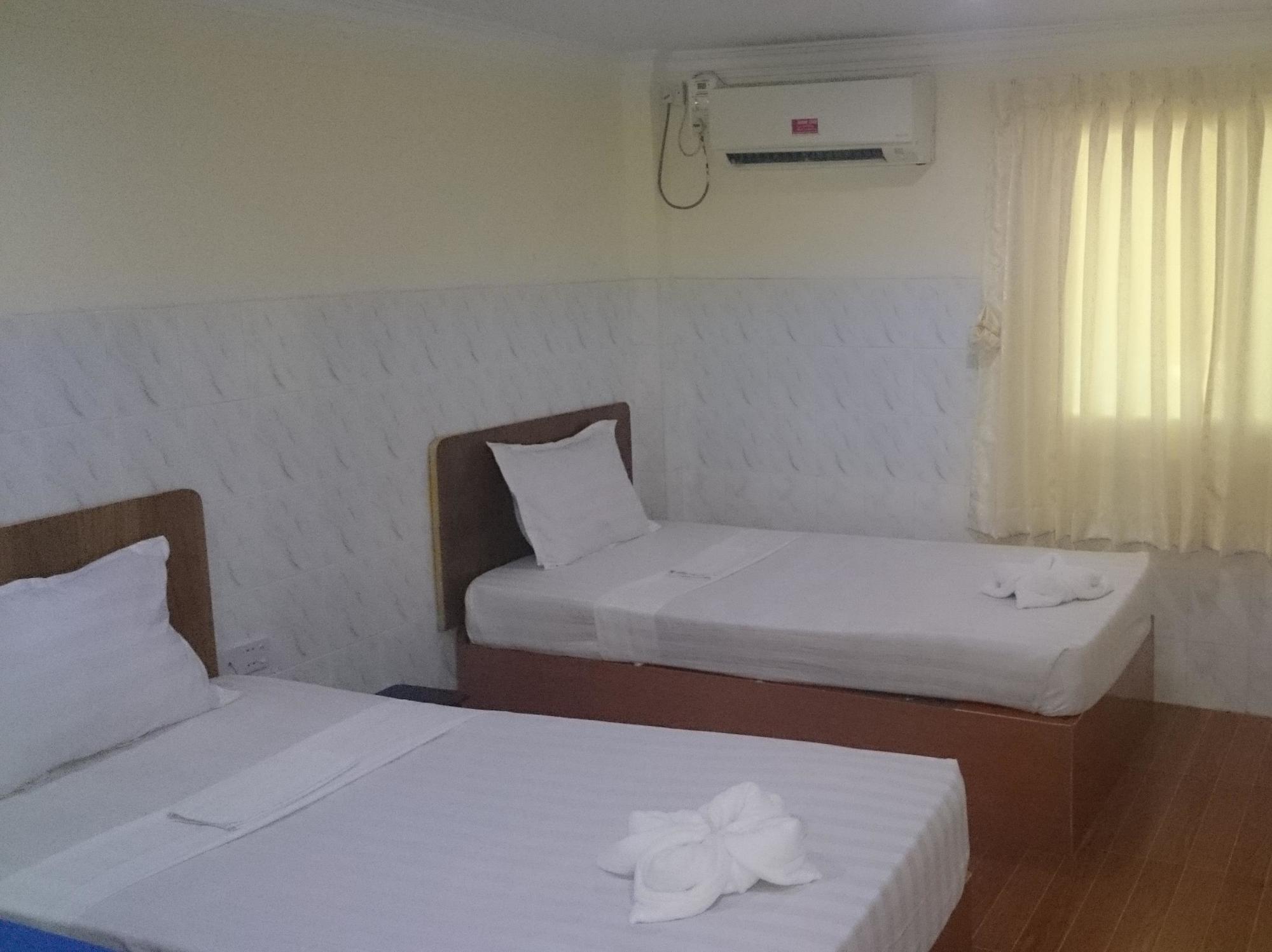 Silver Moon Hotel Yangon Exterior foto
